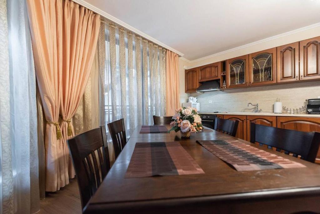 Vazov Residence , Two Bedroom Top Centre Apartment Varna Exterior foto