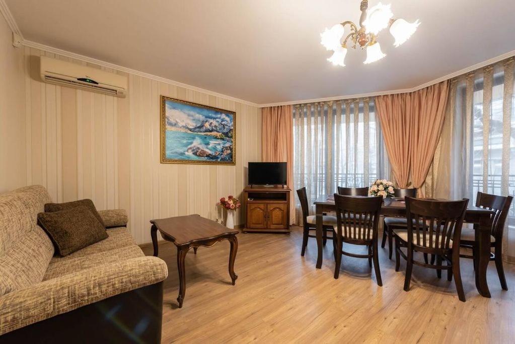 Vazov Residence , Two Bedroom Top Centre Apartment Varna Exterior foto