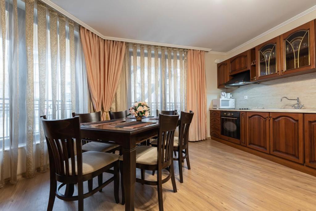 Vazov Residence , Two Bedroom Top Centre Apartment Varna Exterior foto